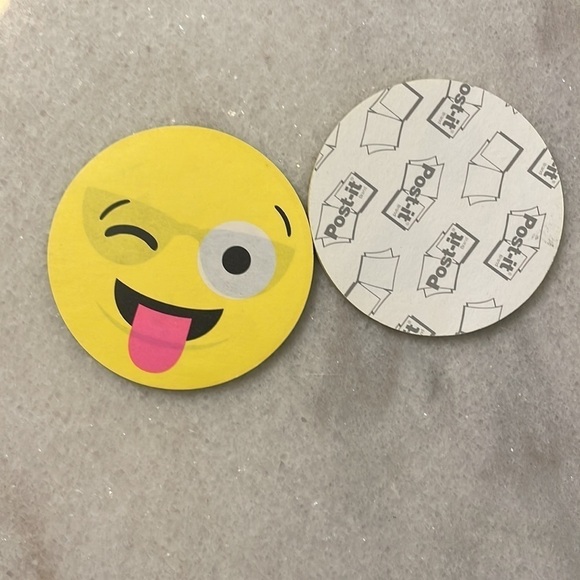 Post It Note pads New Smiley Face Expressions - Picture 3 of 5